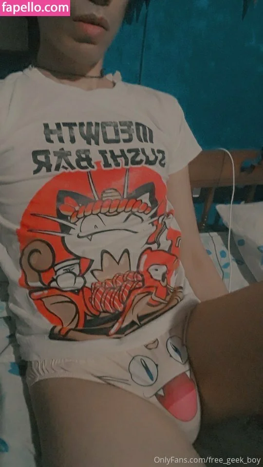 free_geek_boy Onlyfans Photo Gallery 