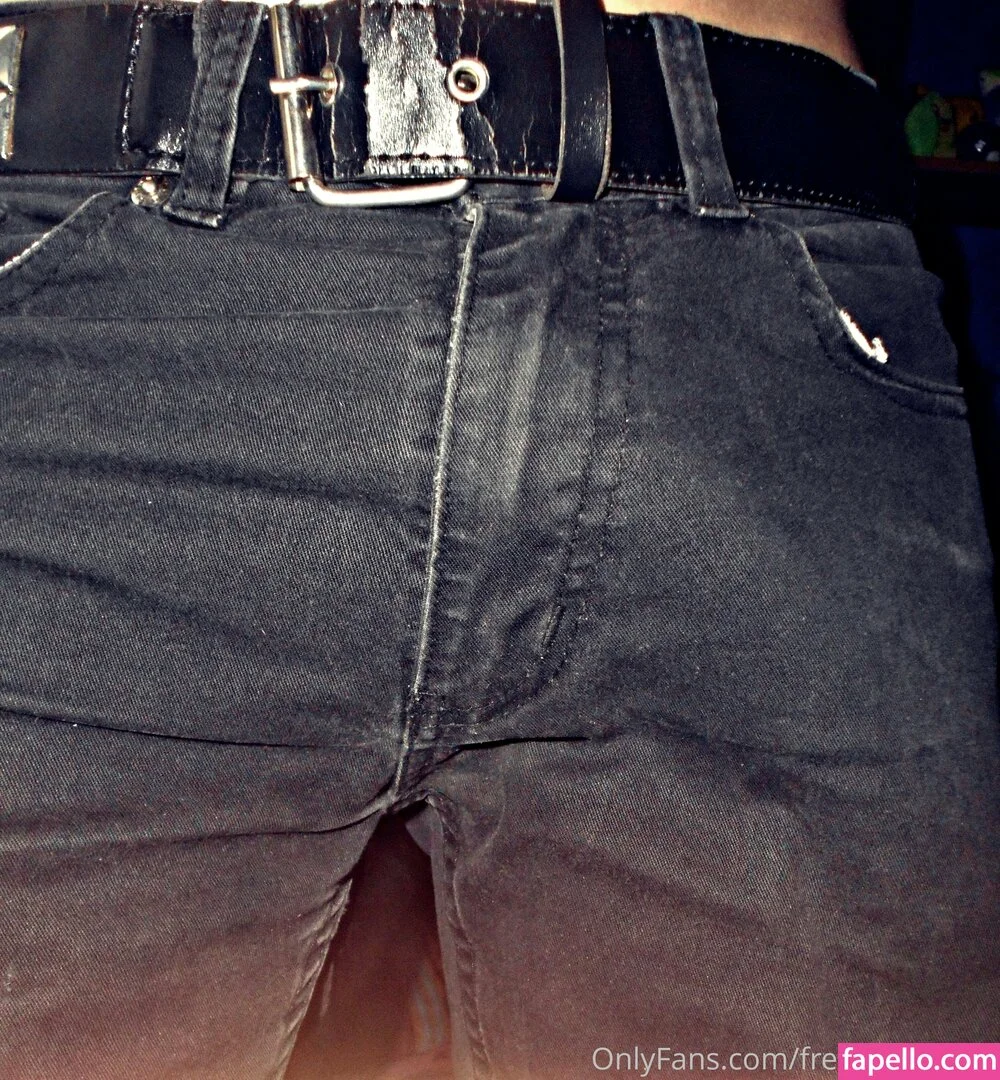 free_geek_boy Onlyfans Photo Gallery 