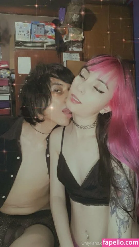 free_geek_boy Onlyfans Photo Gallery 