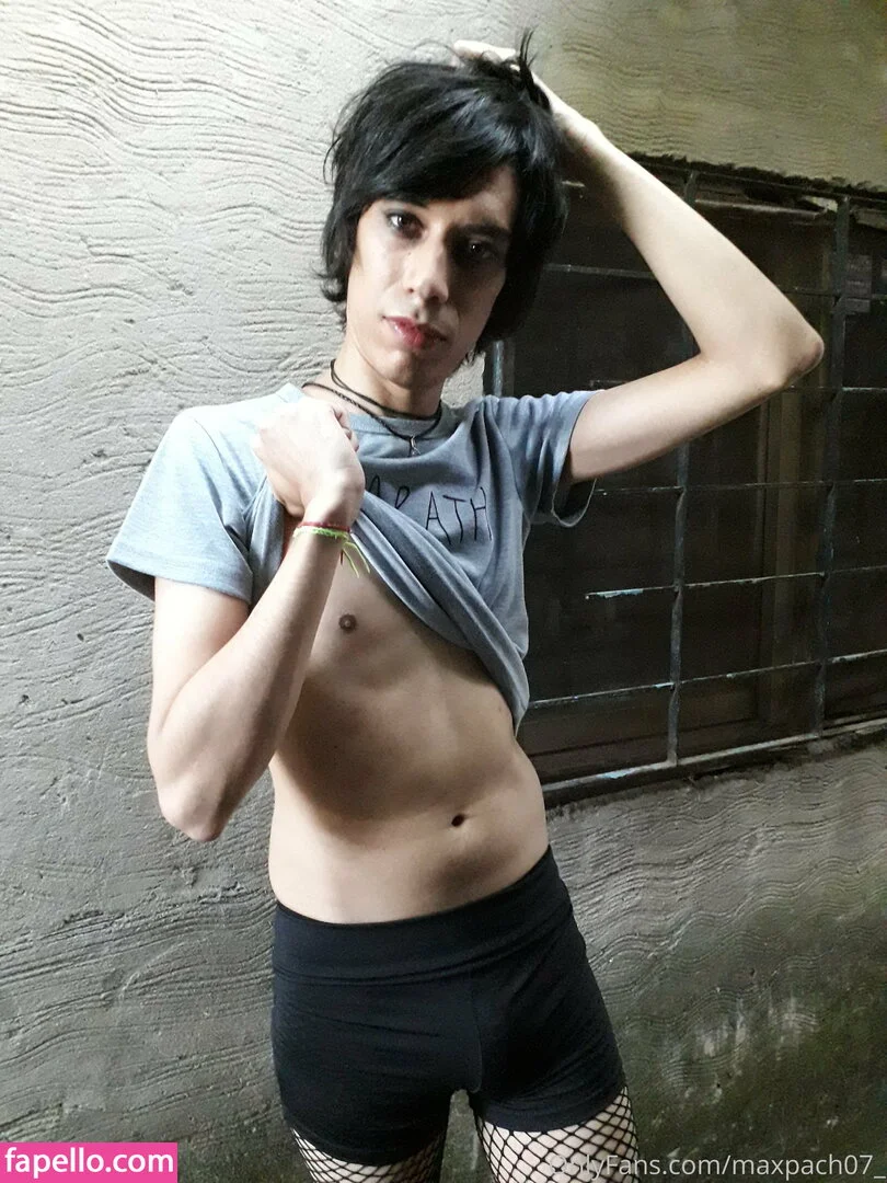 free_geek_boy Onlyfans Photo Gallery 