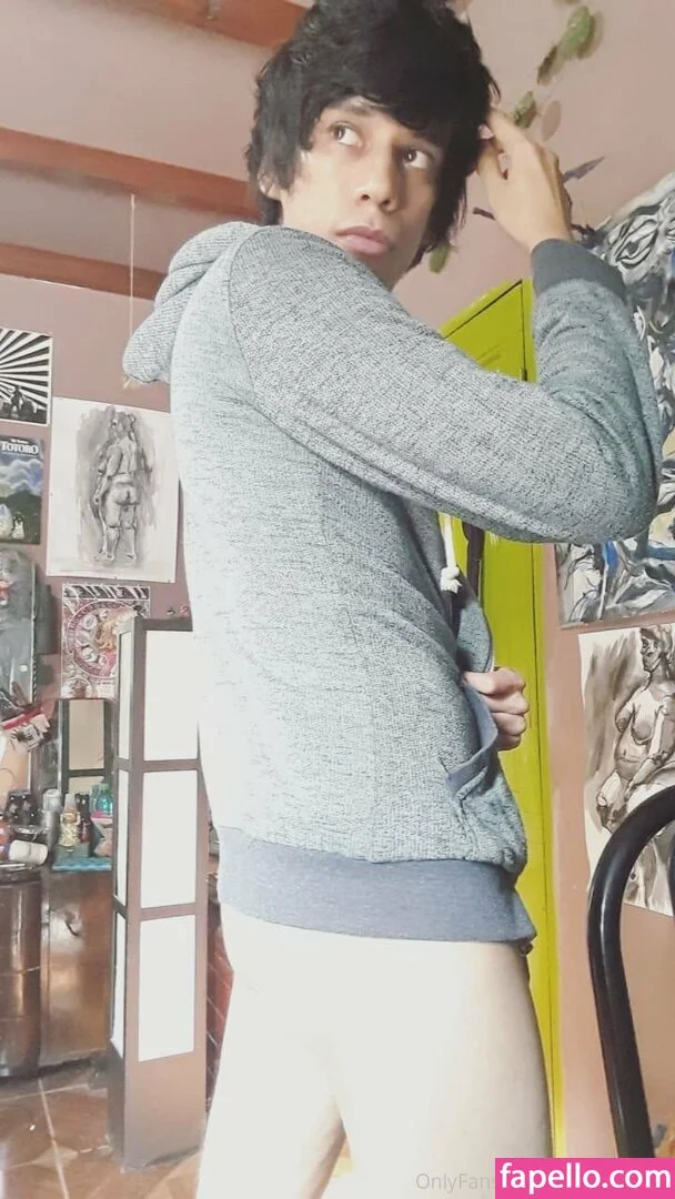 free_geek_boy Onlyfans Photo Gallery 