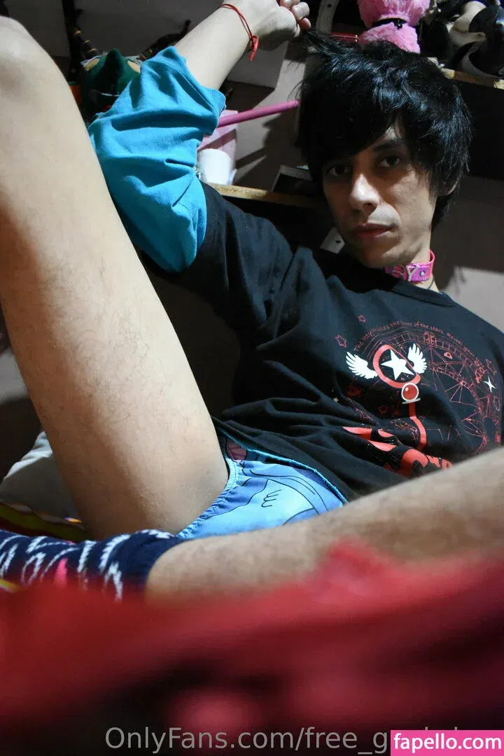 free_geek_boy Onlyfans Photo Gallery 