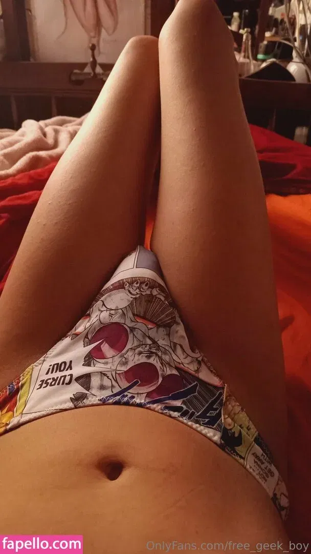 free_geek_boy Onlyfans Photo Gallery 