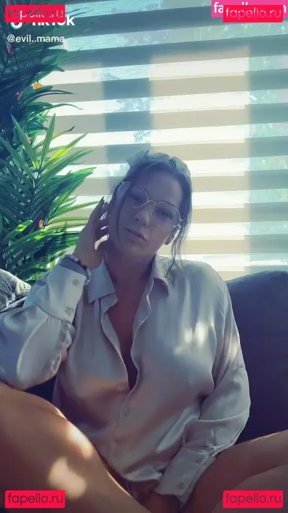 evilmaman Onlyfans Photo Gallery 