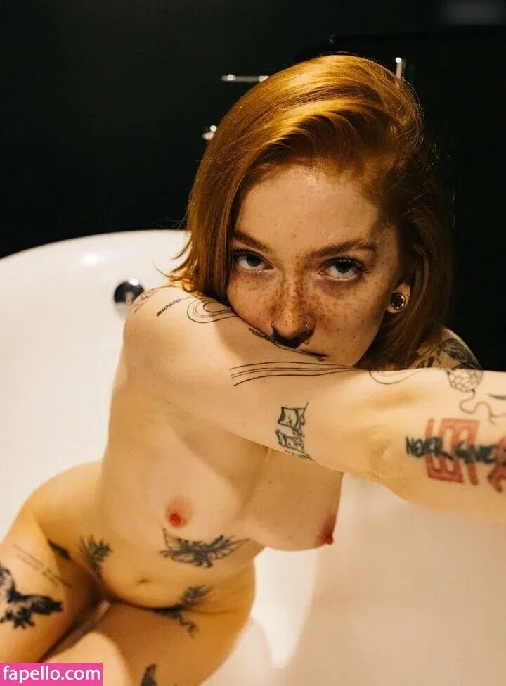 natnevv Onlyfans Photo Gallery 