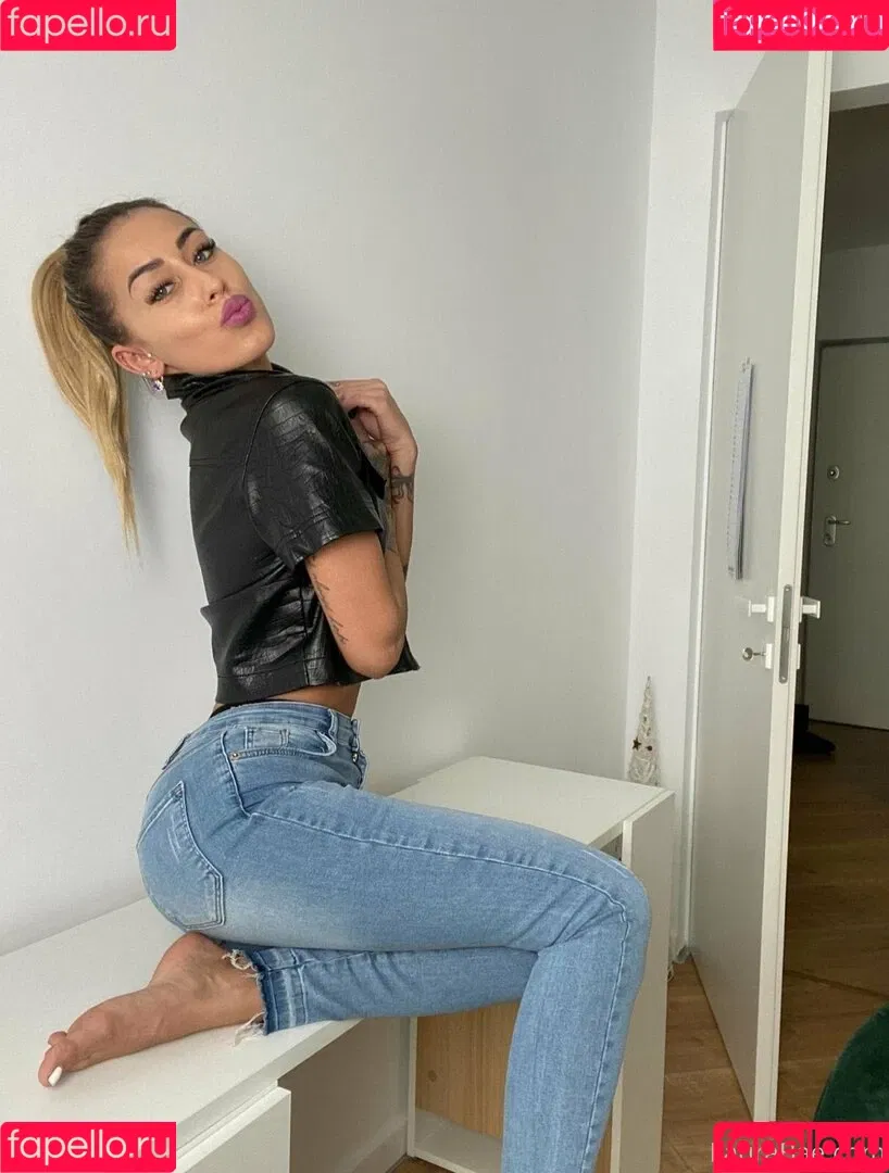 laurabae_ Onlyfans Photo Gallery 