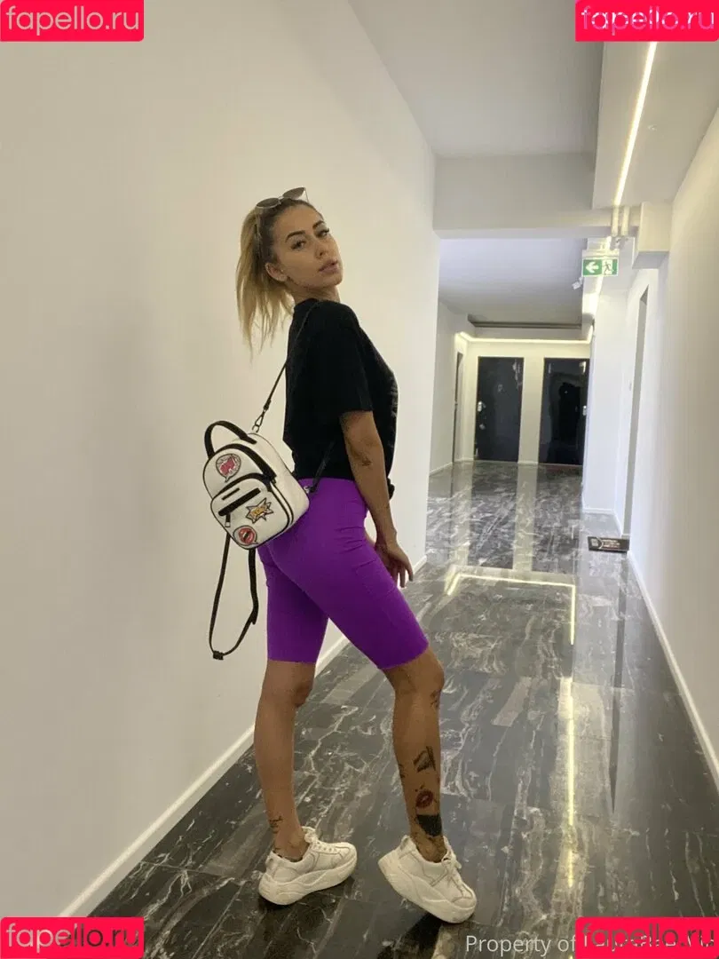 laurabae_ Onlyfans Photo Gallery 