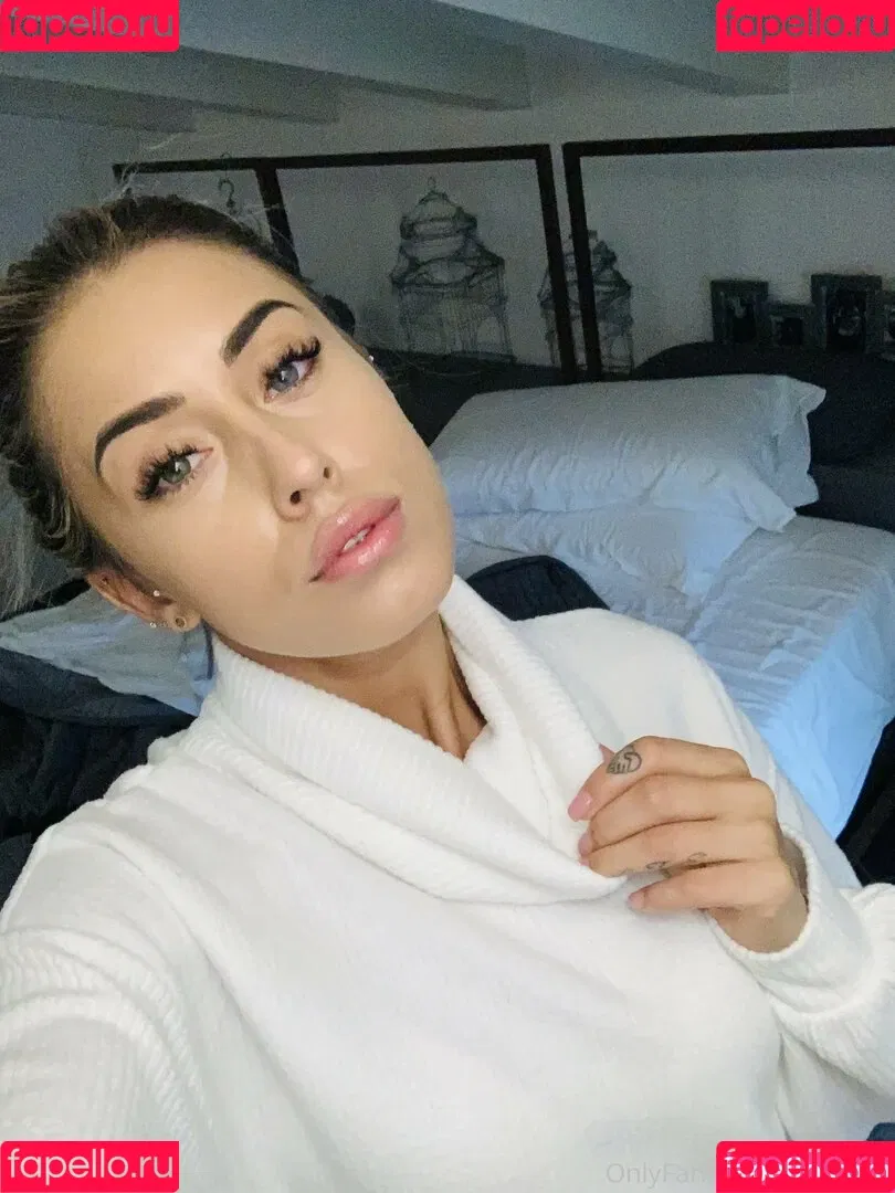laurabae_ Onlyfans Photo Gallery 