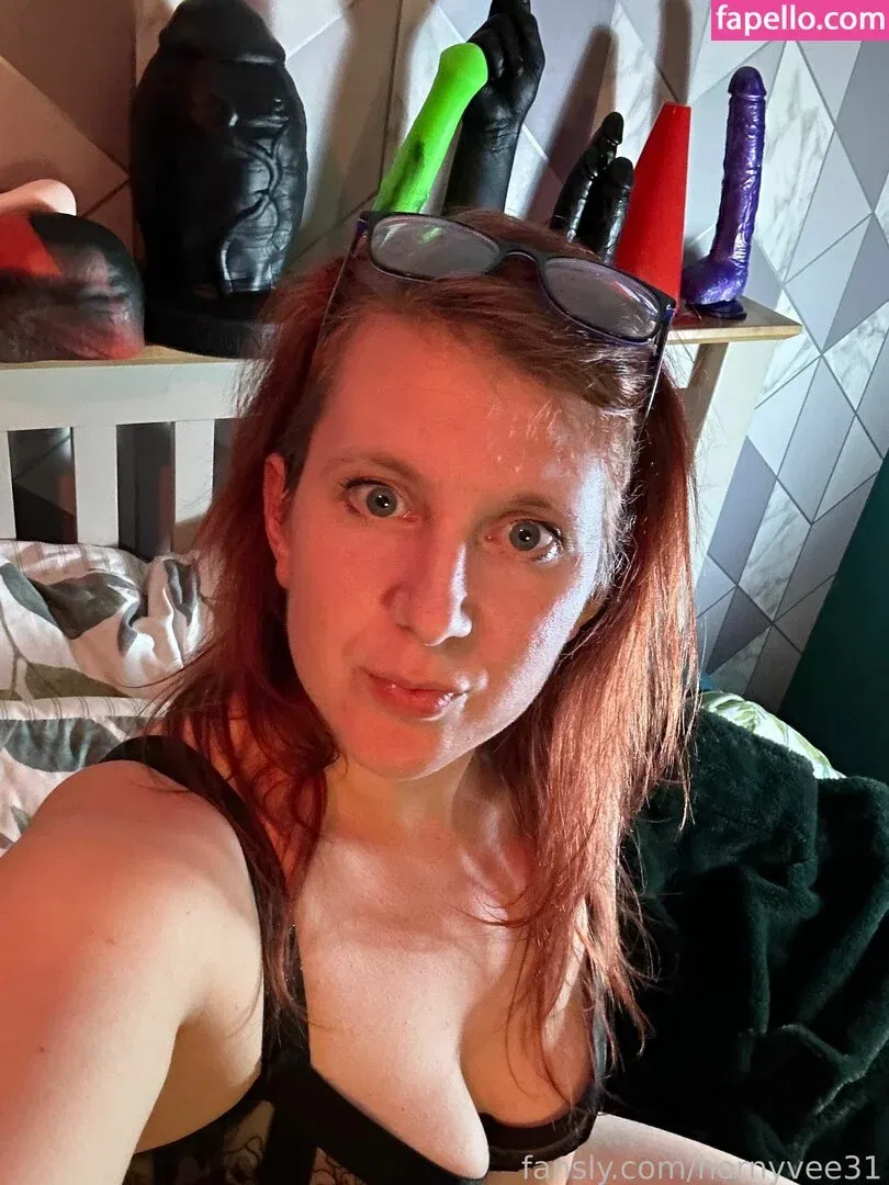 Hornyvee31 Onlyfans Photo Gallery 