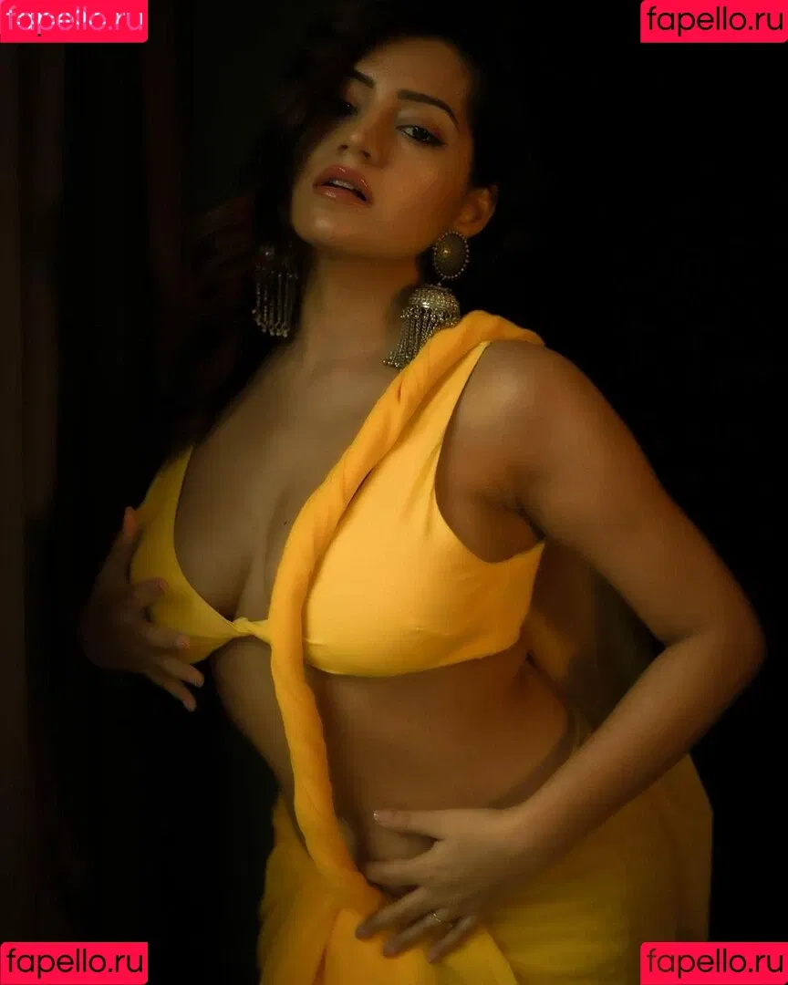 Simran Kaur Onlyfans Photo Gallery 