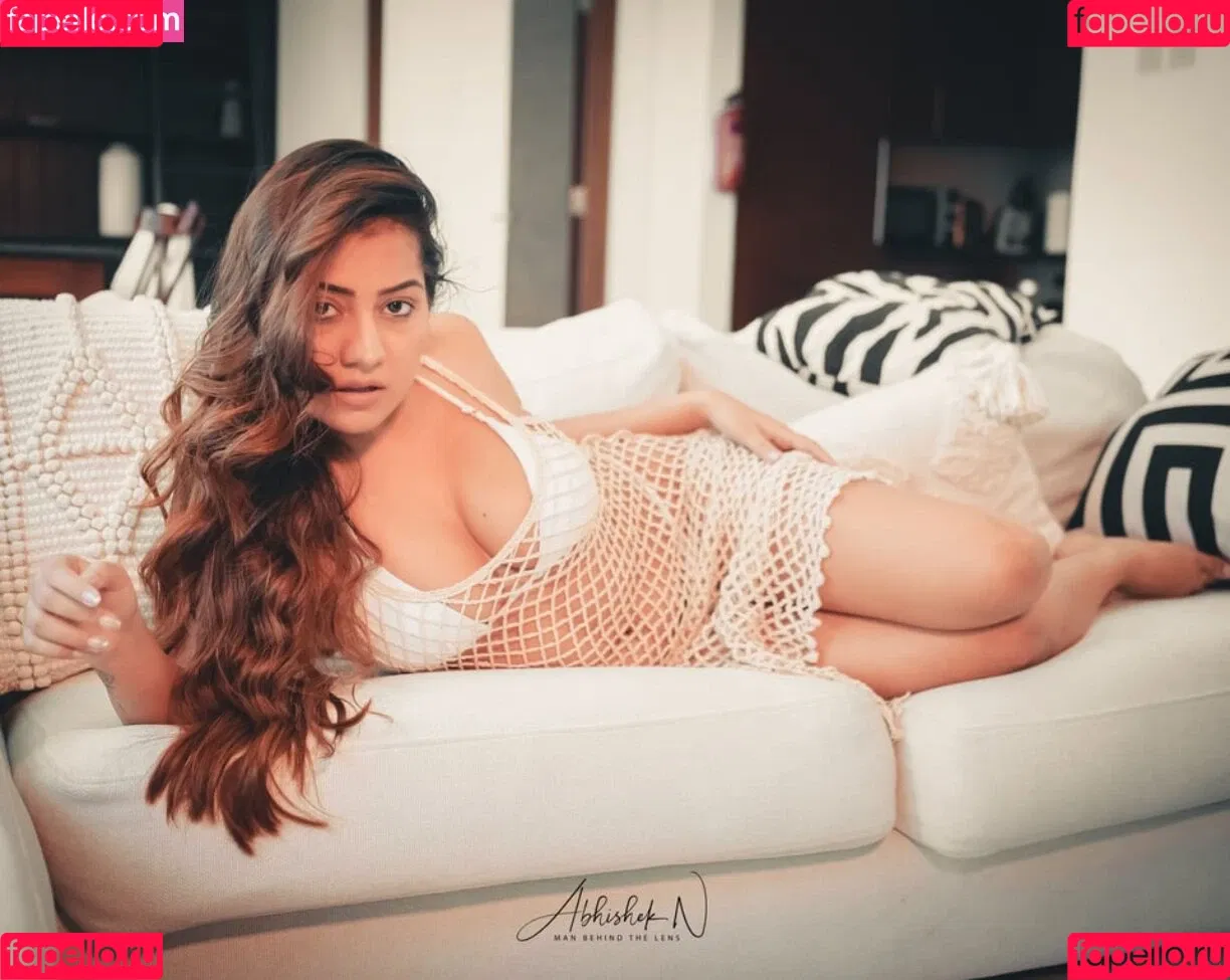 Simran Kaur Onlyfans Photo Gallery 