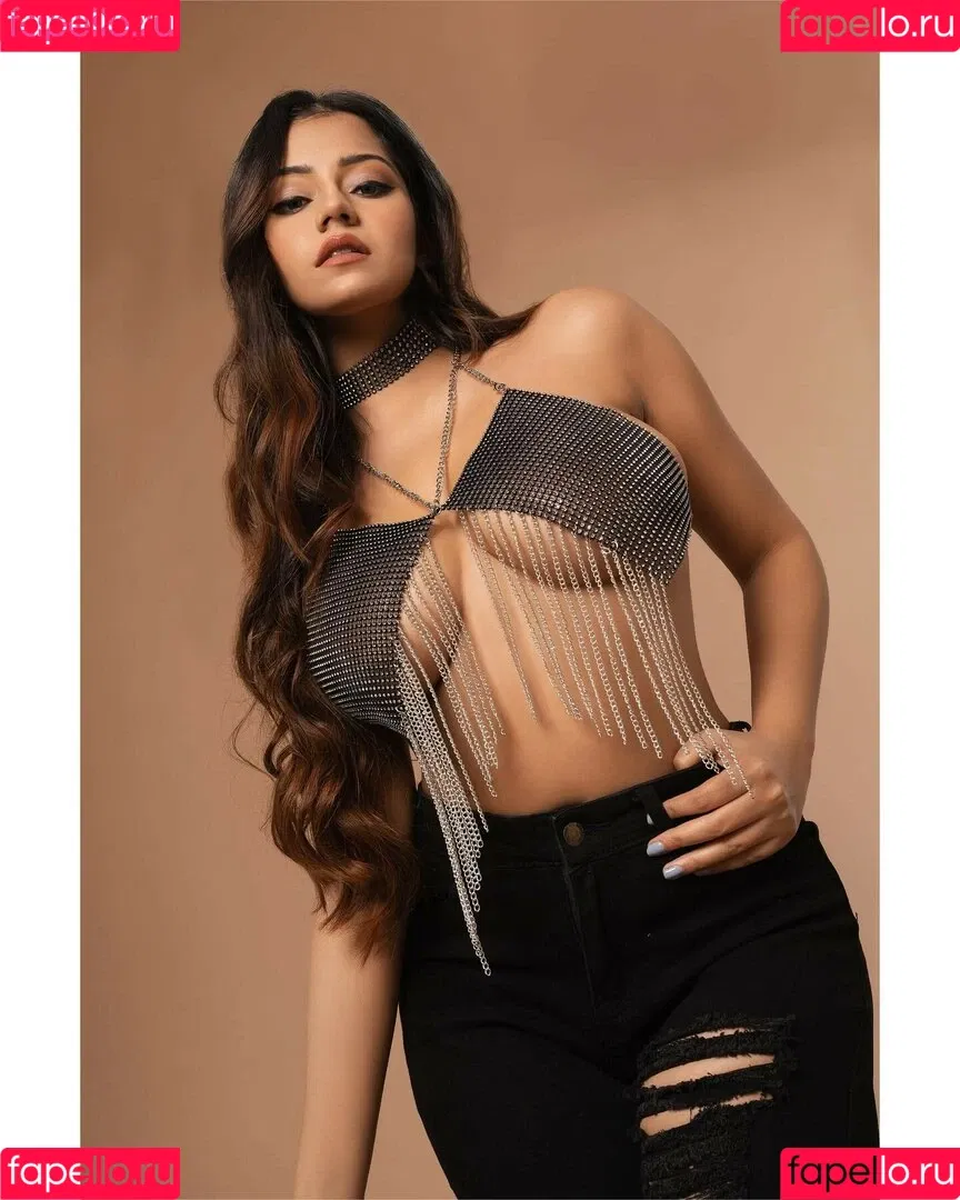 Simran Kaur Onlyfans Photo Gallery 