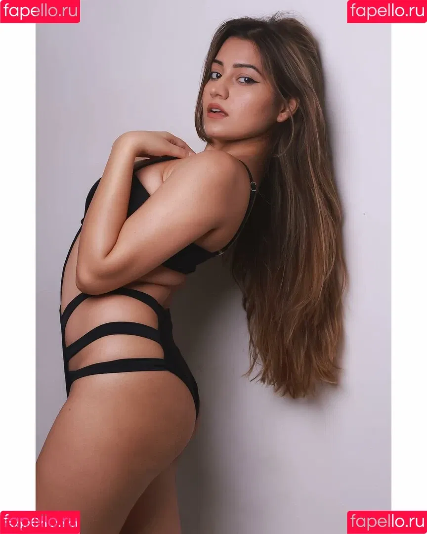 Simran Kaur Onlyfans Photo Gallery 