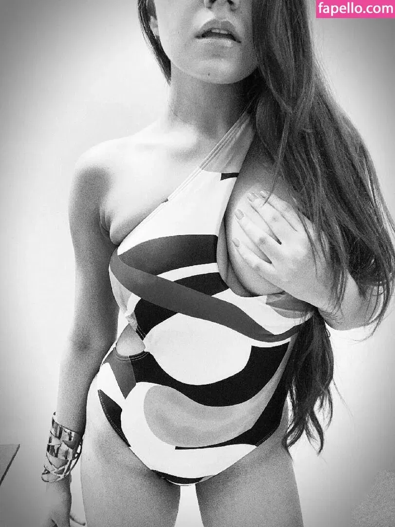 Simran Kaur Onlyfans Photo Gallery 