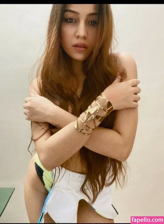 Simran Kaur Onlyfans Photo Gallery 