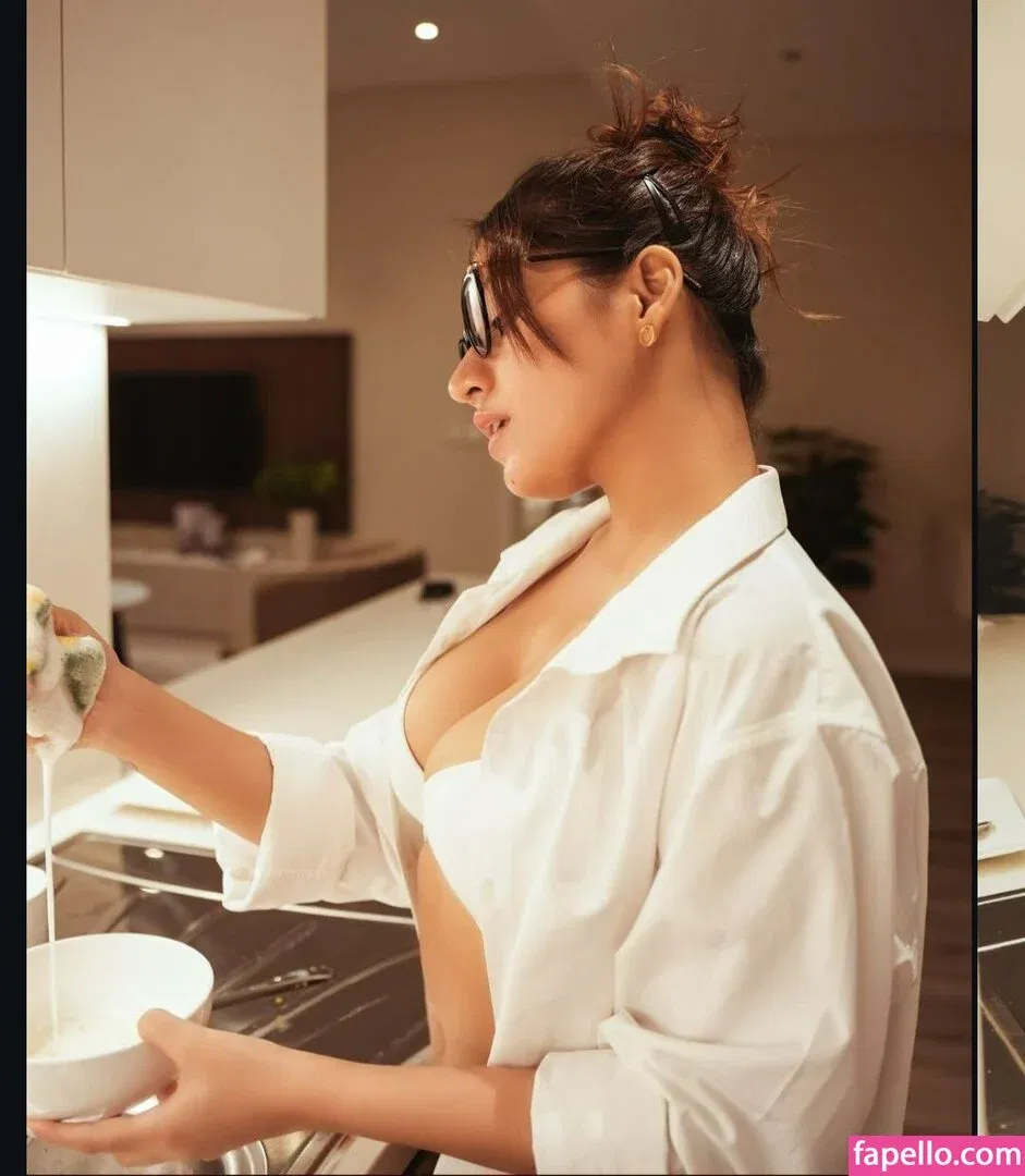 Simran Kaur Onlyfans Photo Gallery 