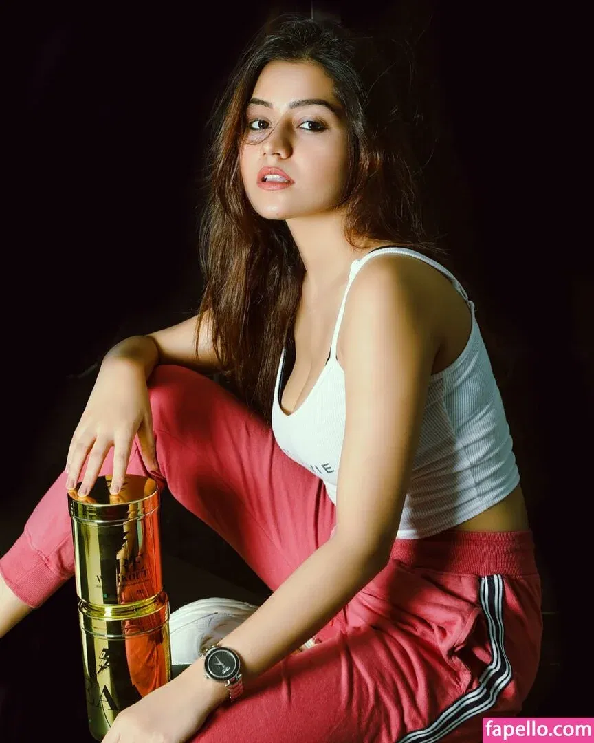 Simran Kaur Onlyfans Photo Gallery 