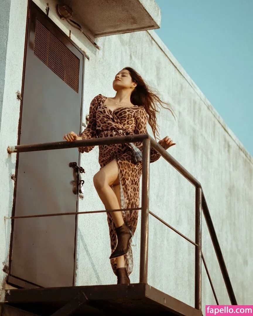 Simran Kaur Onlyfans Photo Gallery 