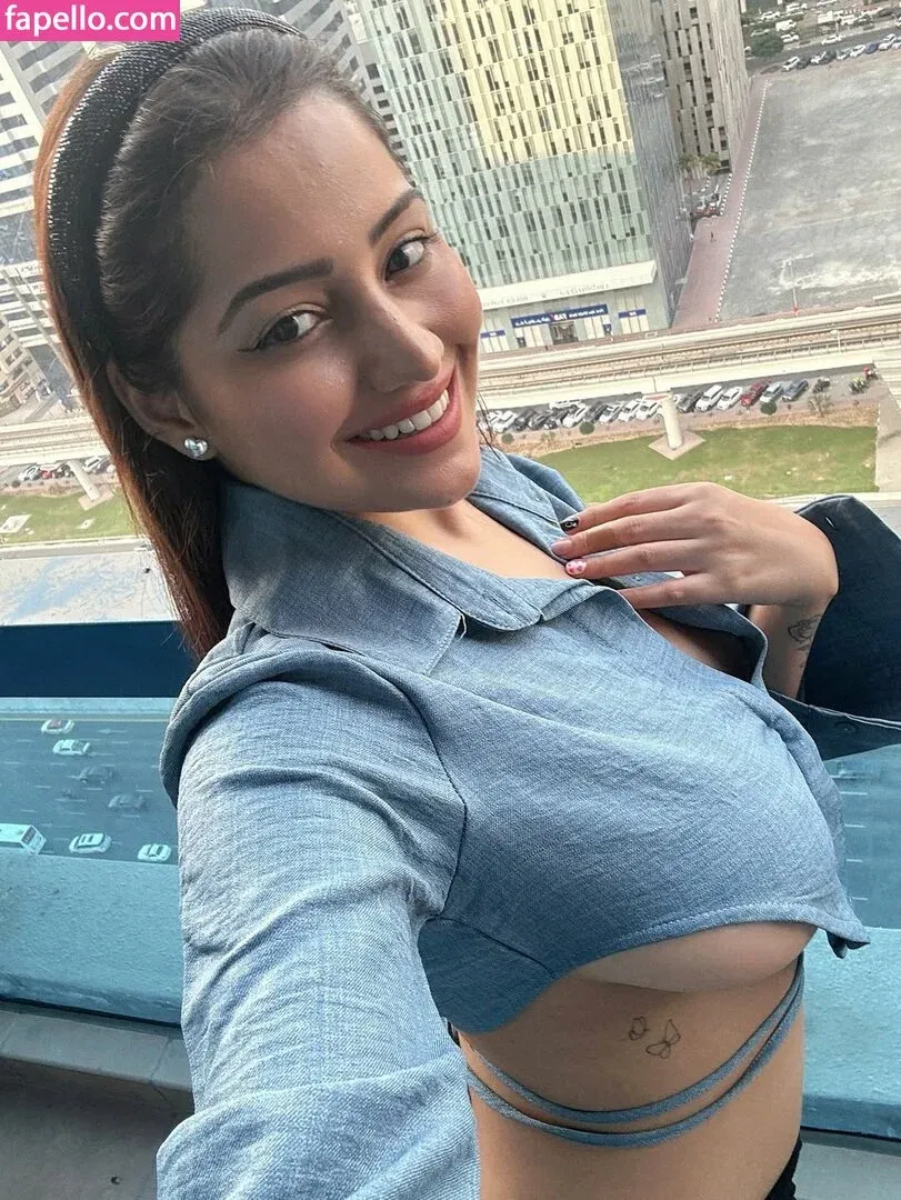 Simran Kaur Onlyfans Photo Gallery 