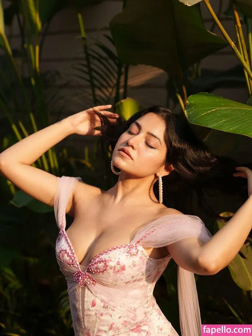 Simran Kaur Onlyfans Photo Gallery 