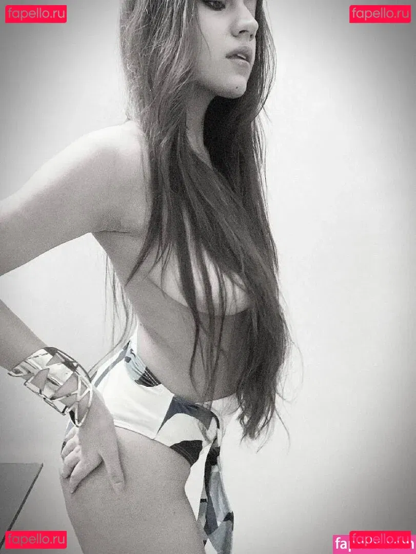 Simran Kaur Onlyfans Photo Gallery 