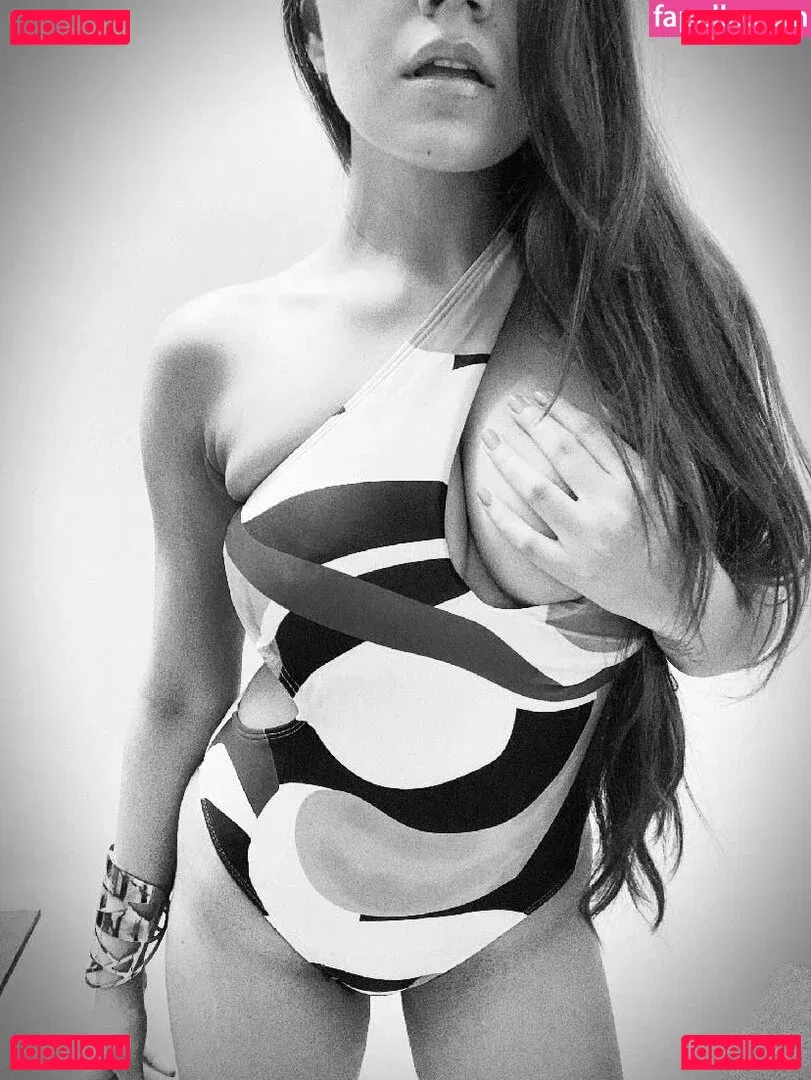 Simran Kaur Onlyfans Photo Gallery 