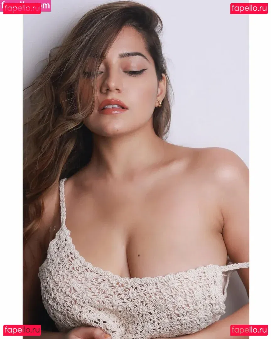 Simran Kaur Onlyfans Photo Gallery 