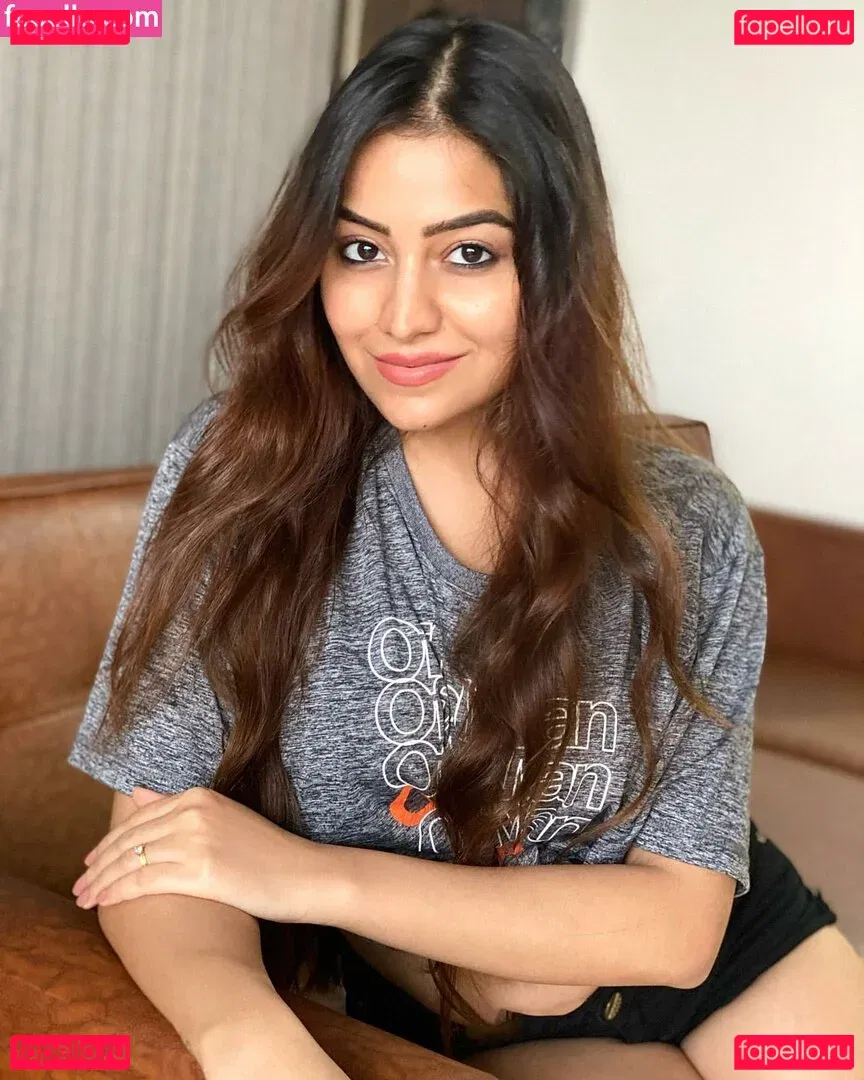 Simran Kaur Onlyfans Photo Gallery 