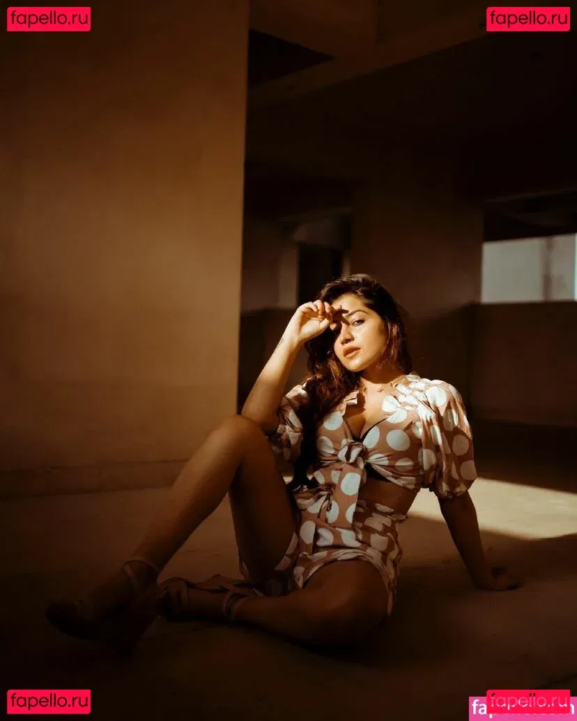 Simran Kaur Onlyfans Photo Gallery 