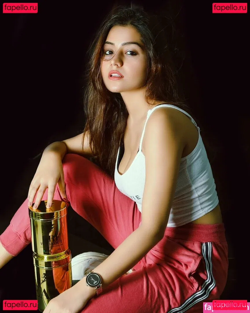 Simran Kaur Onlyfans Photo Gallery 