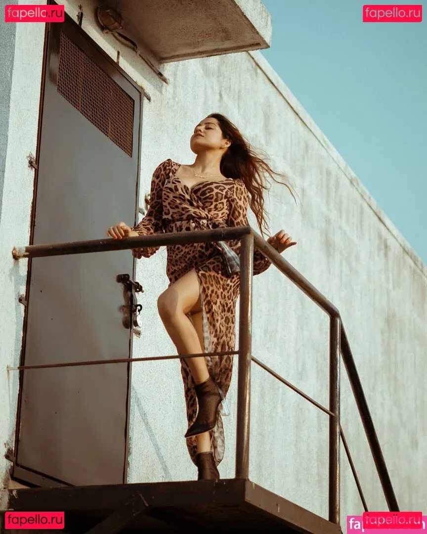 Simran Kaur Onlyfans Photo Gallery 