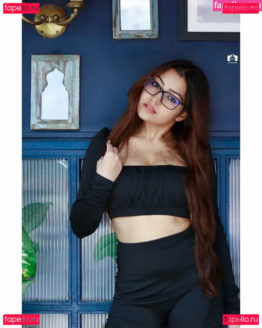 Simran Kaur Onlyfans Photo Gallery 