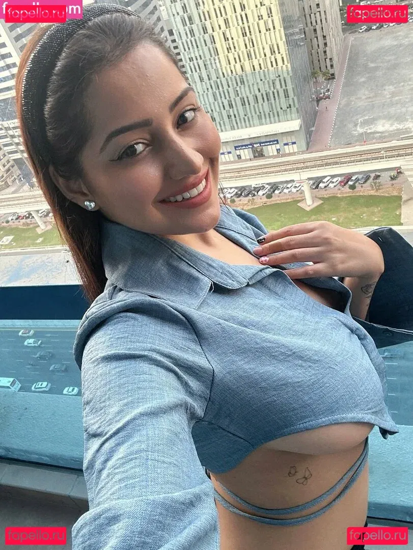 Simran Kaur Onlyfans Photo Gallery 