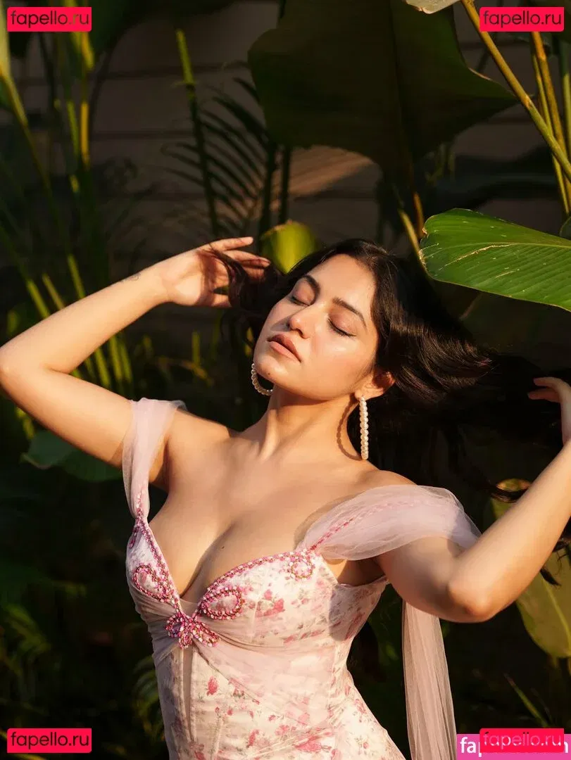 Simran Kaur Onlyfans Photo Gallery 