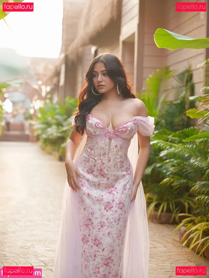 Simran Kaur Onlyfans Photo Gallery 