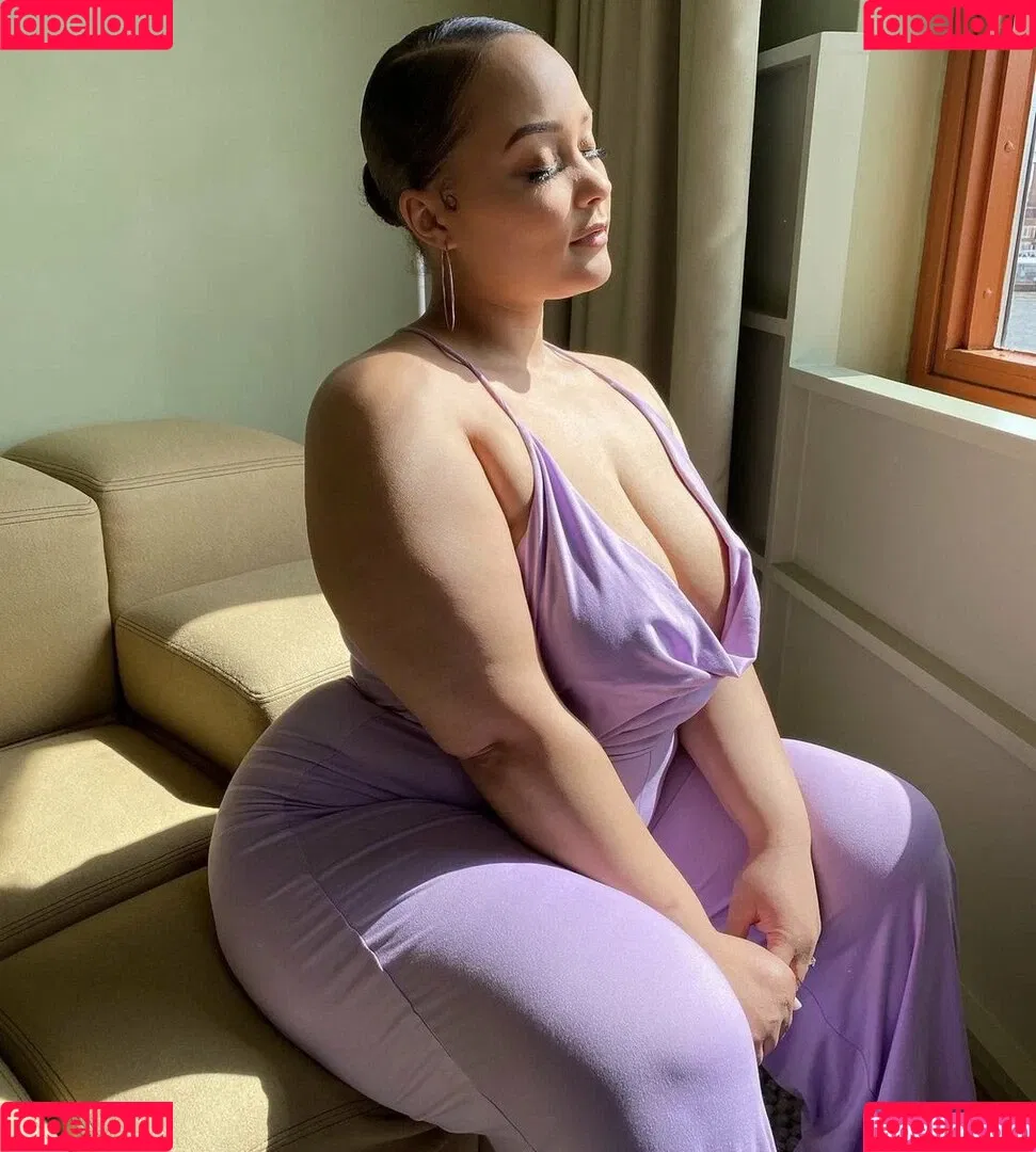 Natalie E. Wade Onlyfans Photo Gallery 