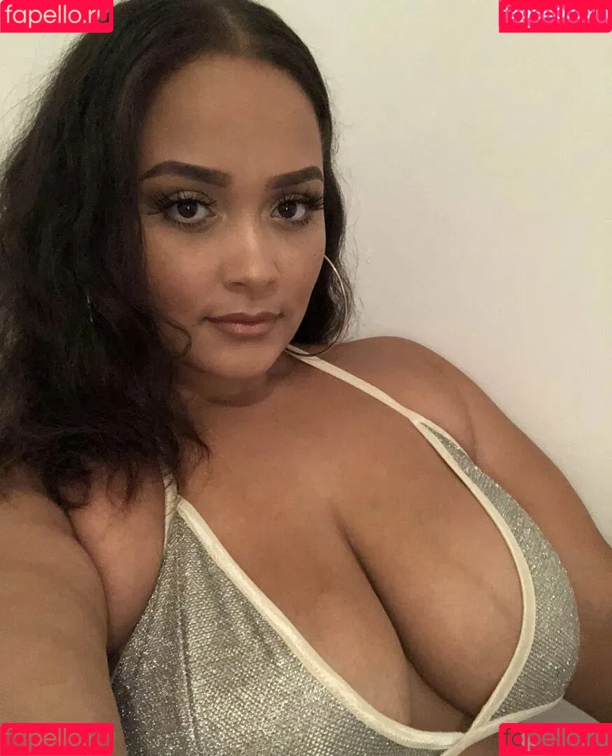 Natalie E. Wade Onlyfans Photo Gallery 