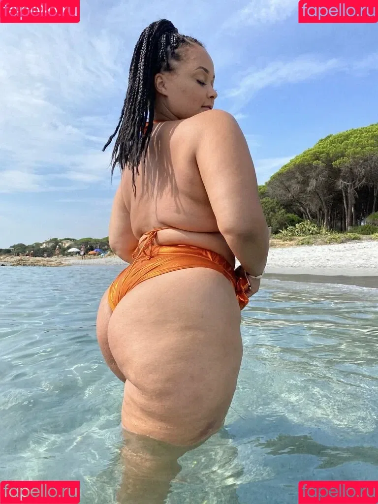 Natalie E. Wade Onlyfans Photo Gallery 