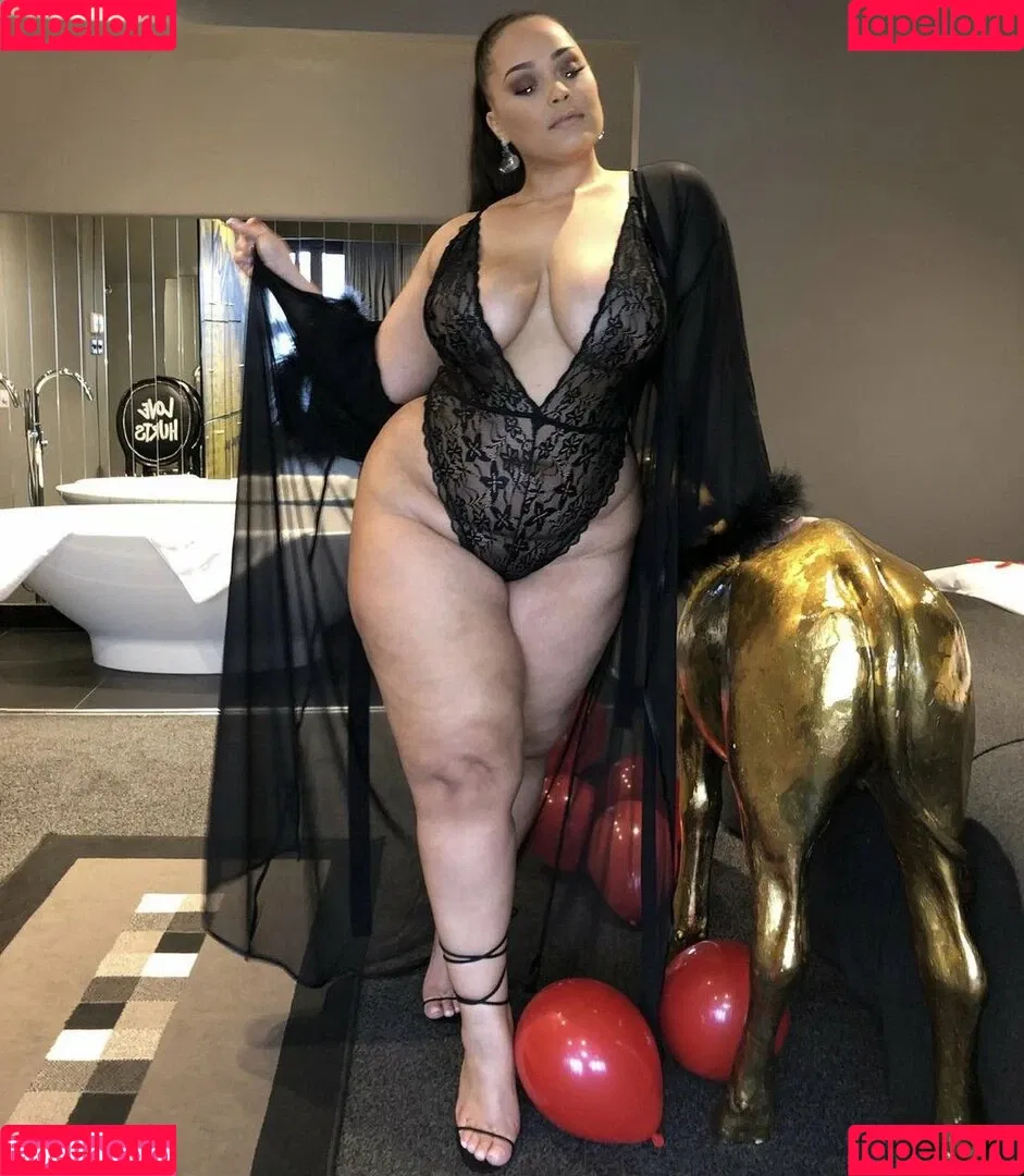 Natalie E. Wade Onlyfans Photo Gallery 