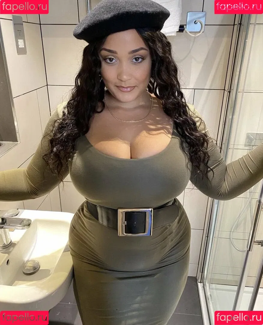 Natalie E. Wade Onlyfans Photo Gallery 