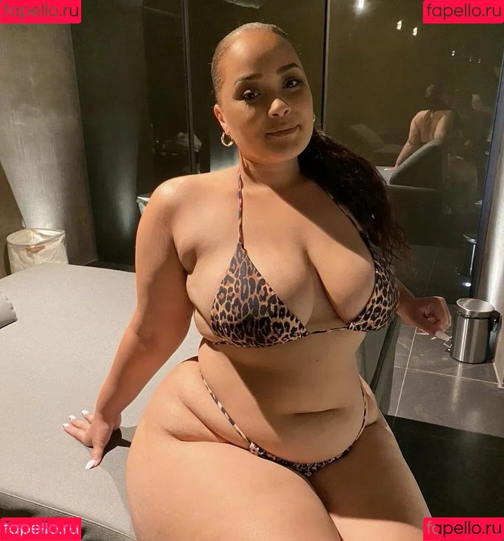 Natalie E. Wade Onlyfans Photo Gallery 