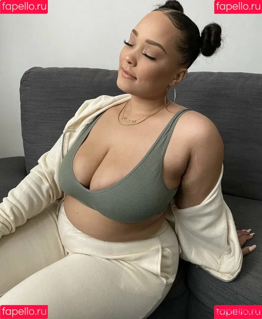 Natalie E. Wade Onlyfans Photo Gallery 