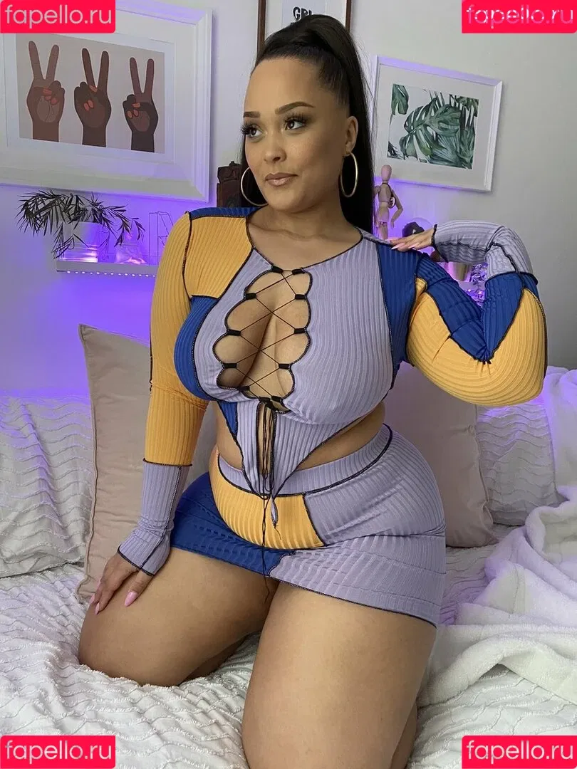 Natalie E. Wade Onlyfans Photo Gallery 