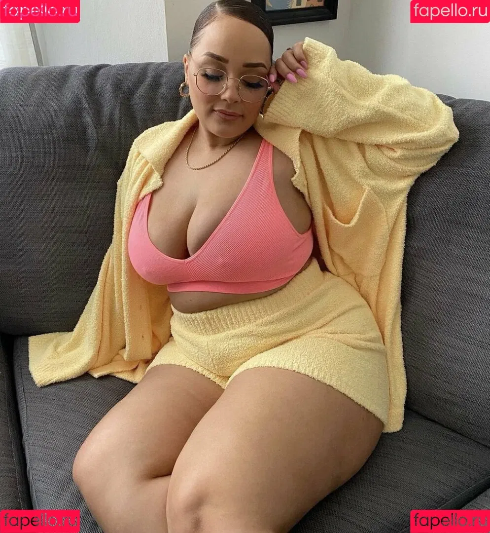 Natalie E. Wade Onlyfans Photo Gallery 