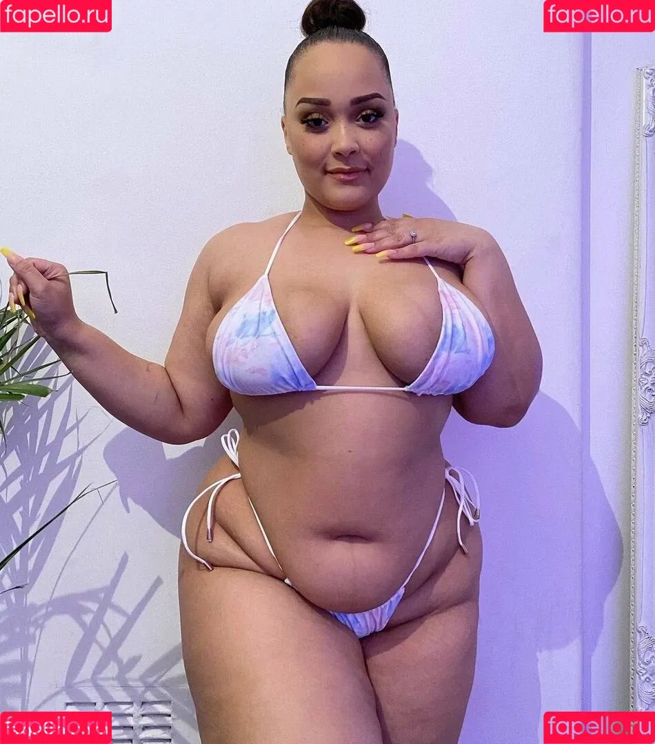 Natalie E. Wade Onlyfans Photo Gallery 