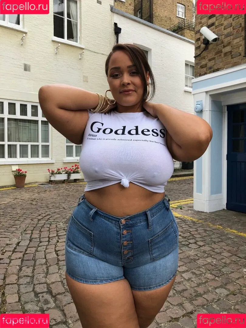 Natalie E. Wade Onlyfans Photo Gallery 