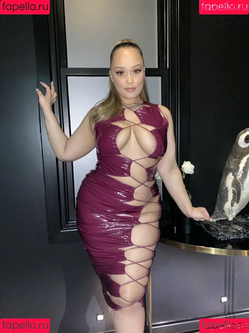 Natalie E. Wade Onlyfans Photo Gallery 