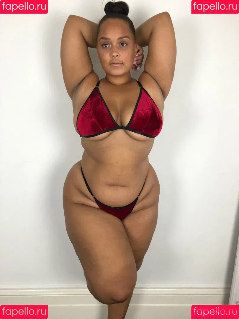 Natalie E. Wade Onlyfans Photo Gallery 