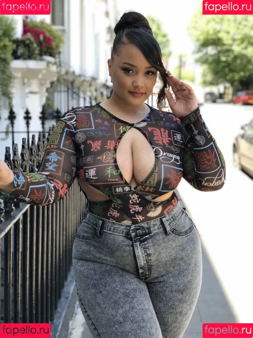 Natalie E. Wade Onlyfans Photo Gallery 