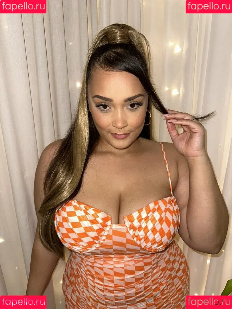 Natalie E. Wade Onlyfans Photo Gallery 